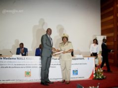 Remise de Manuels de planification locale participative : le Ministère du Plan rassure que c’est un outil opérationnel et didactique au service des collectivités décentralisées Partager Tweeter