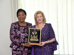 Pour son engagement humanitaire : Dominique Ouattara reçoit le trophée de la Première Dame d’exception