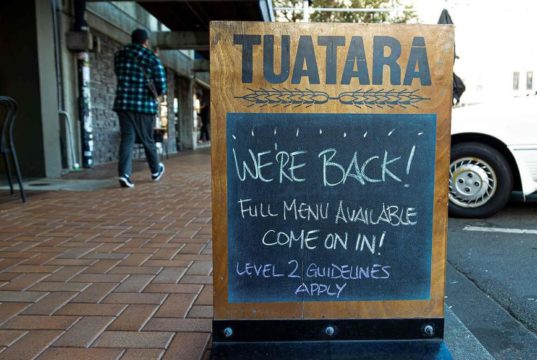 Covid-19 : les (très) bonnes recettes de la Nouvelle-Zélande pour maîtriser le virus