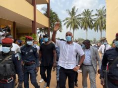 En action humanitaire : Drogba super star à Abobo