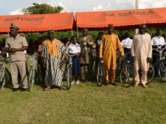 Remise de vélos et de kits: La Fondation Tchépé soulage les parents d’élèves de Povongo
