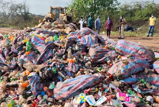 Gbêkê: Le ministère du Commerce détruit 30 tonnes de produits prohibés
