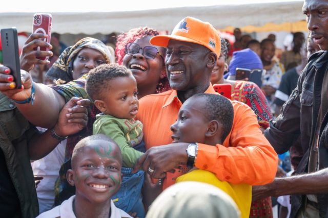 Législatives 2025 à Yopougon: Le corps-à-corps de Bictogo dans les familles et les communautés