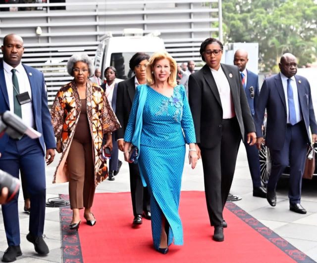 Luanda: La Première Dame, Madame Dominique Ouattara partage l’expérience ivoirienne pour renforcer la résilience des femmes africaines