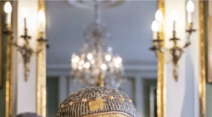 Un masque funéraire vieux de 2 000 ans retourne en Égypte