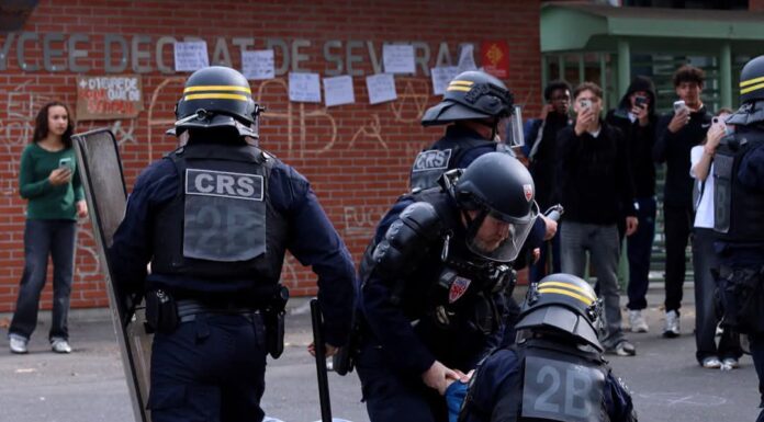 Blocages des lycées en France: L’Iran dénonce « les violences policières » contre les manifestants